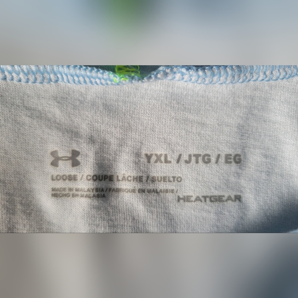 EUC Under Armour Hooded Long Sleeve Shirt - Picture 7 of 7